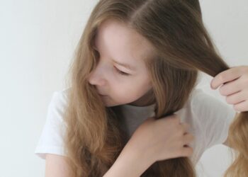 A Comprehensive Dermatological Guide to Hair Loss in Adolescence: Understanding Causes, Finding Solutions, and Navigating the Journey