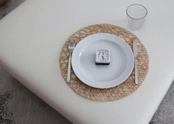 Beyond the Diet: How I Ended My Battle with Nightly Bloating by Unlocking My Body’s Hidden Clock