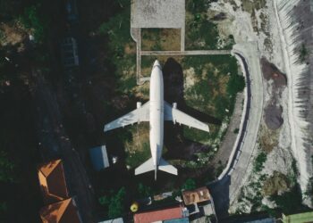 Cleared for Disconnect: The Definitive Technical and Regulatory Analysis of “Airplane Mode” in Modern Aviation