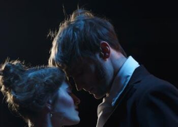 The Two-Act Play of Nian: Deconstructing the Public Romance and Private Reality of Ian Somerhalder and Nina Dobrev